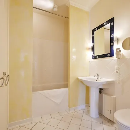 Strandnahe-ferienwohnung-8-villa-celia-sellin-fuer-6-personen-mit-wlan-sauna-insel-ruegen Sellin (Rugen)