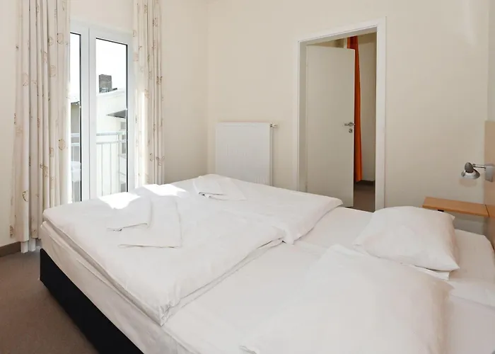 Lägenhet Strandnahe-ferienwohnung-8-villa-celia-sellin-fuer-6-personen-mit-wlan-sauna-insel-ruegen Sellin (Rugen)